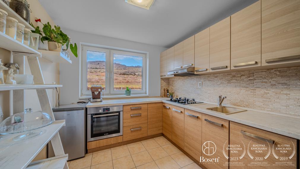 BOSEN | PREDANÉ | 3 izbový mezonet s parkovacím miestom, Svätý Jur, 92m2