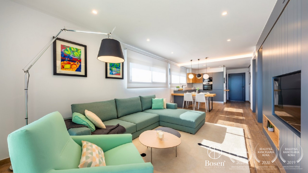 Slnečné apartmány s výhľadom na more v Cumbre del Sol