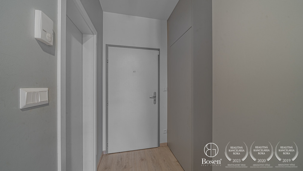 BOSEN | PRENAJATÉ Moderný 2 izbový byt s walk-in šatníkom v novostavbe NUPPU