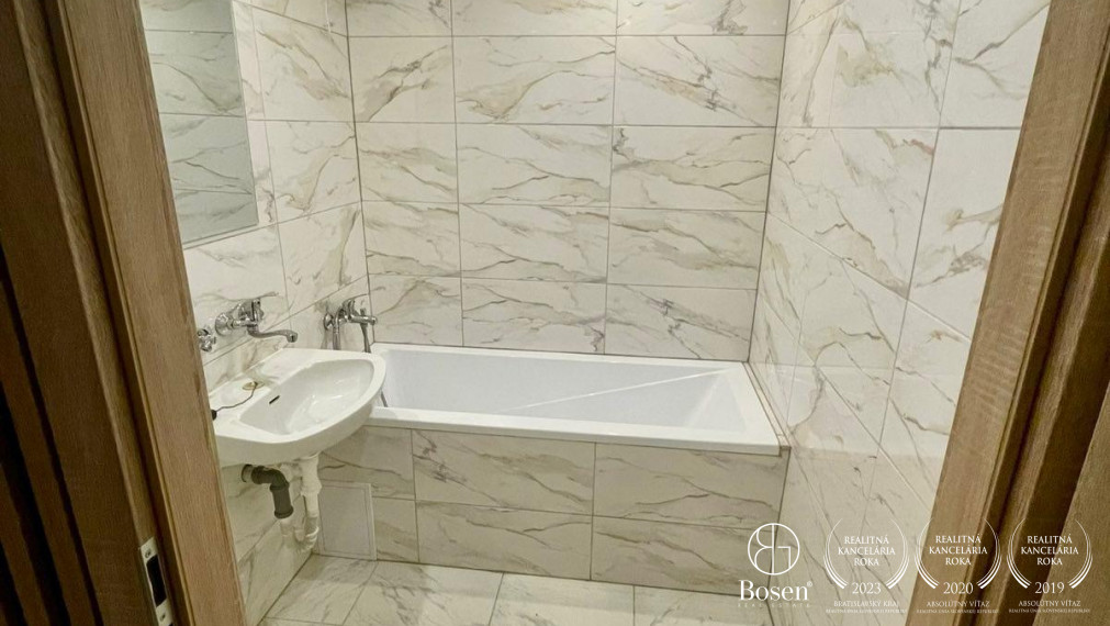 PRENAJATÝ | BOSEN |  Na prenájom 3-izbový byt na Námestí Priateľstva, Dunajská Streda, 72 m²