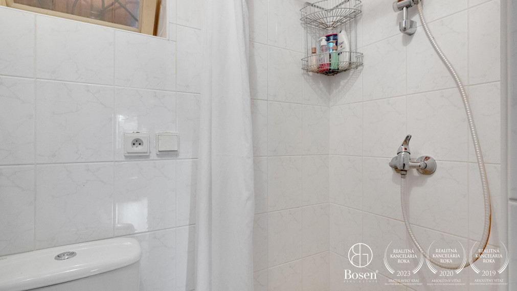 BOSEN | REZERVOVANÉ | rekreačná chata v obci Rohožník, Malé Karpaty