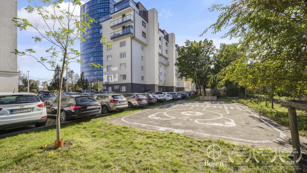 PREDANÉ |2-izbový byt na Vajnorskej ulici pri jazere Kuchajda