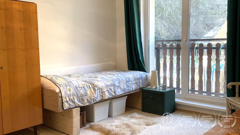 Zrekonštruovaný 2 izbový byt s parkovacím státím