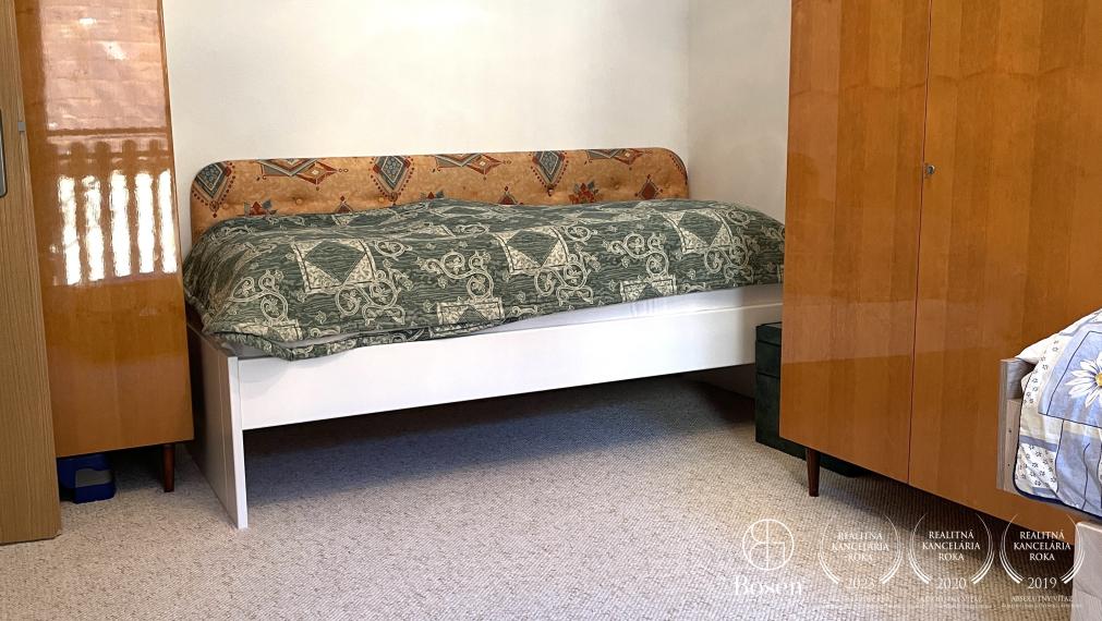 Zrekonštruovaný 2 izbový byt s parkovacím státím