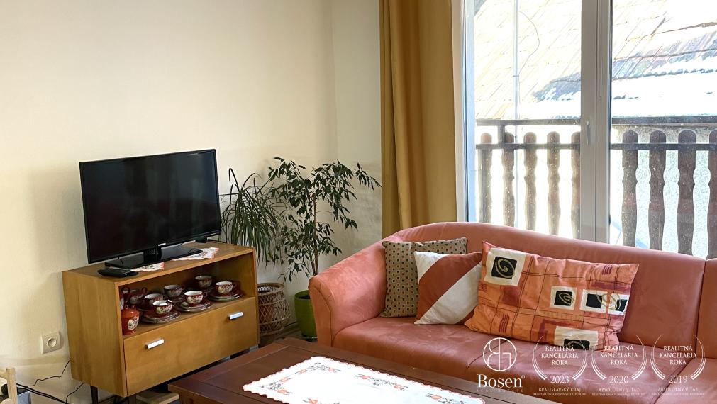 Zrekonštruovaný 2 izbový byt s parkovacím státím