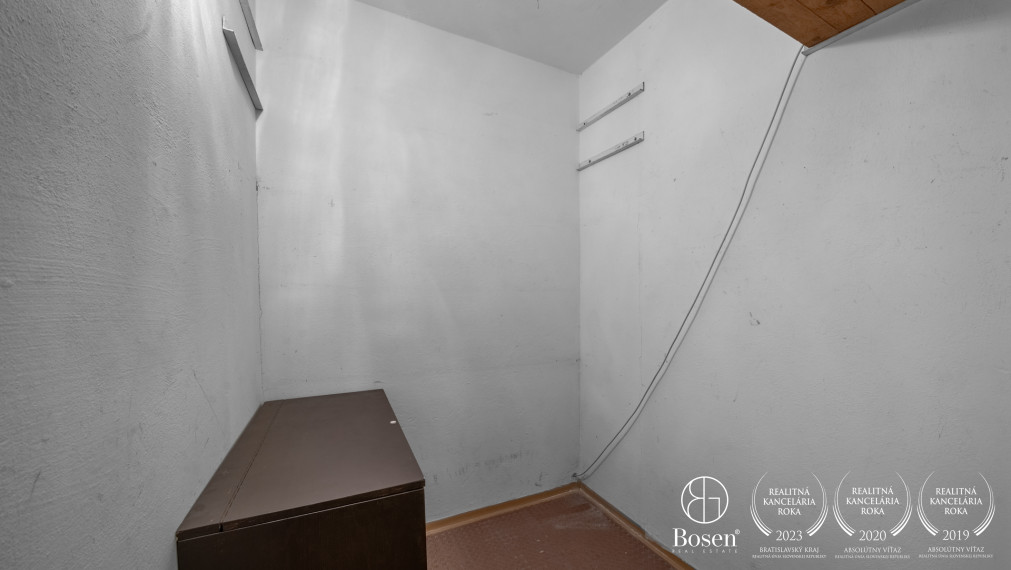 PREDANÉ - BOSEN | 3 izb. byt s priestrannou terasou, Jašíkova-Ružinov