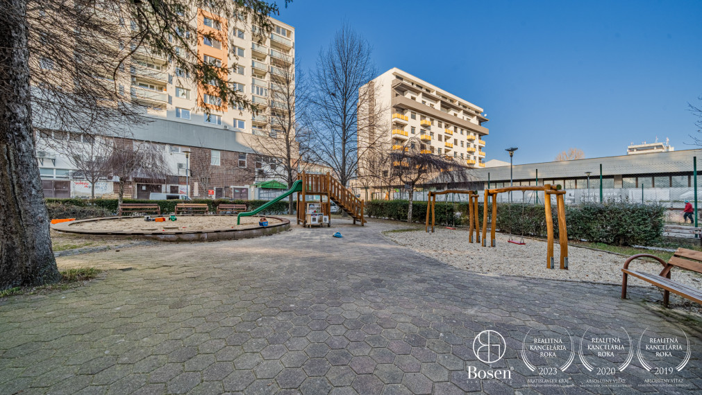 PREDANÉ - BOSEN | 3 izb. byt s priestrannou terasou, Jašíkova-Ružinov