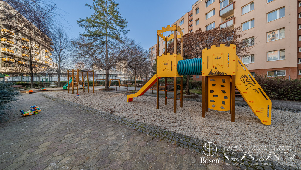 PREDANÉ - BOSEN | 3 izb. byt s priestrannou terasou, Jašíkova-Ružinov