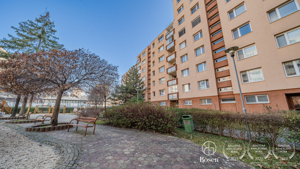 PREDANÉ - BOSEN | 3 izb. byt s priestrannou terasou, Jašíkova-Ružinov