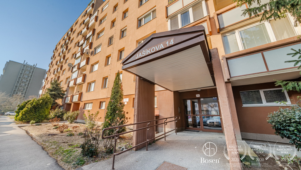 PREDANÉ - BOSEN | 3 izb. byt s priestrannou terasou, Jašíkova-Ružinov
