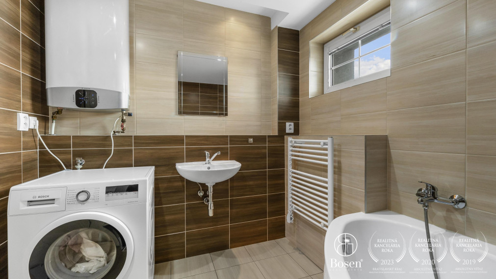 BOSEN | REZERVOVANÉ!!3 izbový byt s klimatizáciou a parkovacím miestom v pokojnej časti mesta Malacky