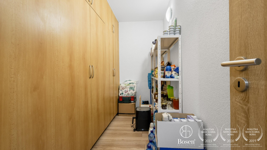 BOSEN | REZERVOVANÉ!!3 izbový byt s klimatizáciou a parkovacím miestom v pokojnej časti mesta Malacky