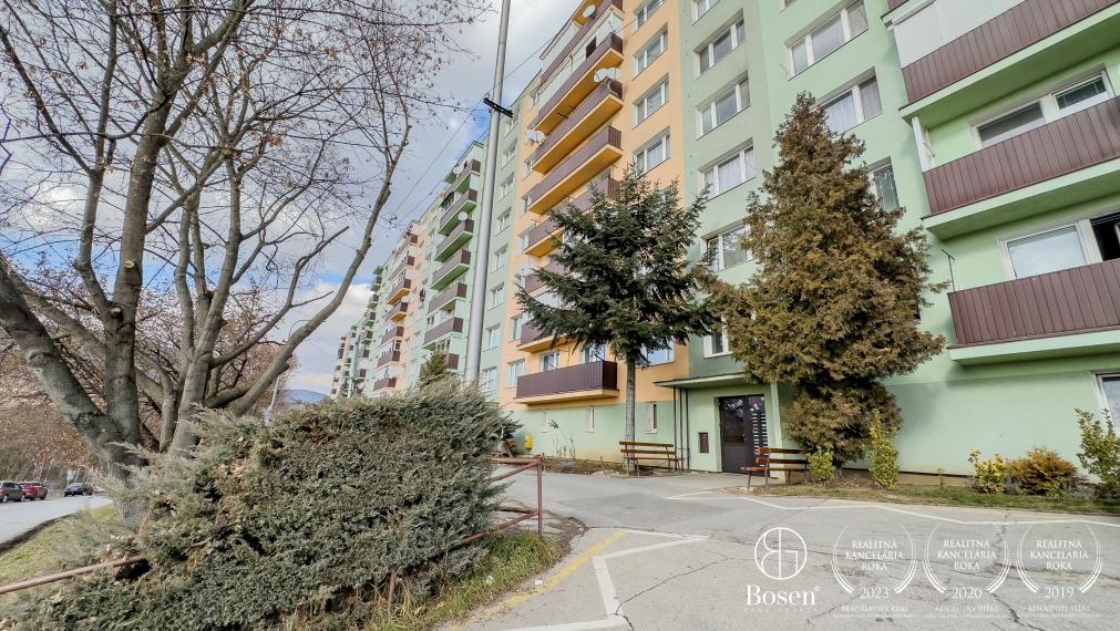 LOYALTERS | väčší 2-izbový 64 m2 byt Veľký Krtíš