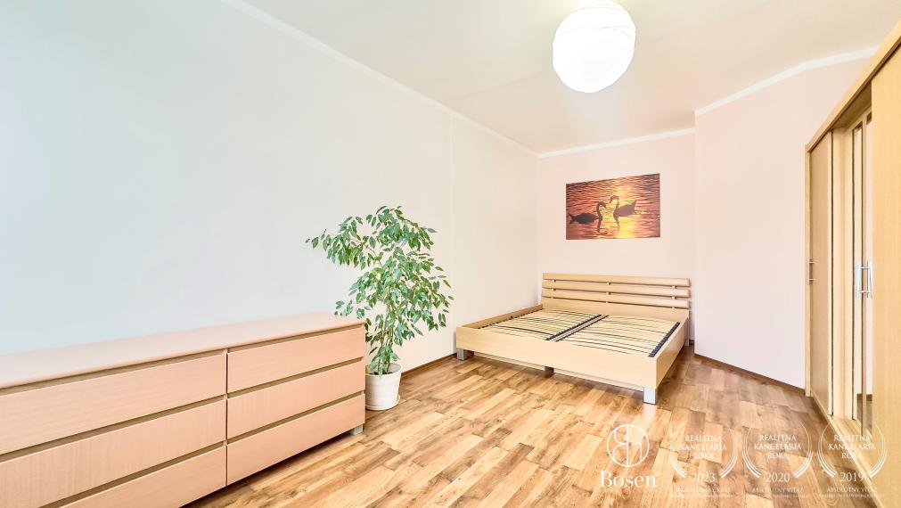 LOYALTERS | väčší 2-izbový 64 m2 byt Veľký Krtíš