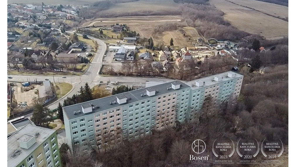 BOSEN | PREDANÉ | Väčší 2-izbový 64 m2 byt Veľký Krtíš