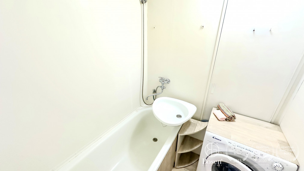 BOSEN | PREDANÉ | Väčší 2-izbový 64 m2 byt Veľký Krtíš