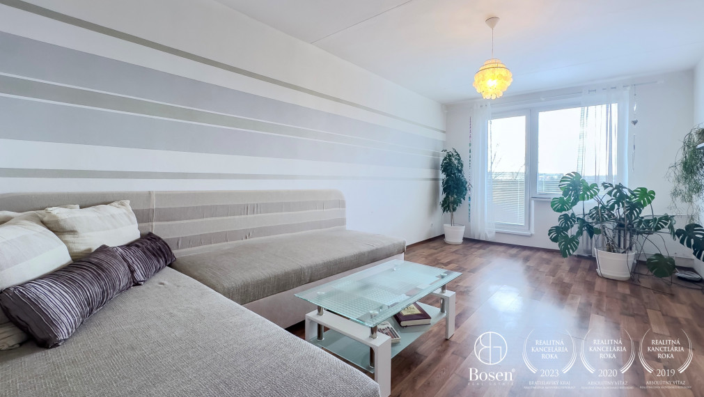 BOSEN | PREDANÉ | Väčší 2-izbový 64 m2 byt Veľký Krtíš