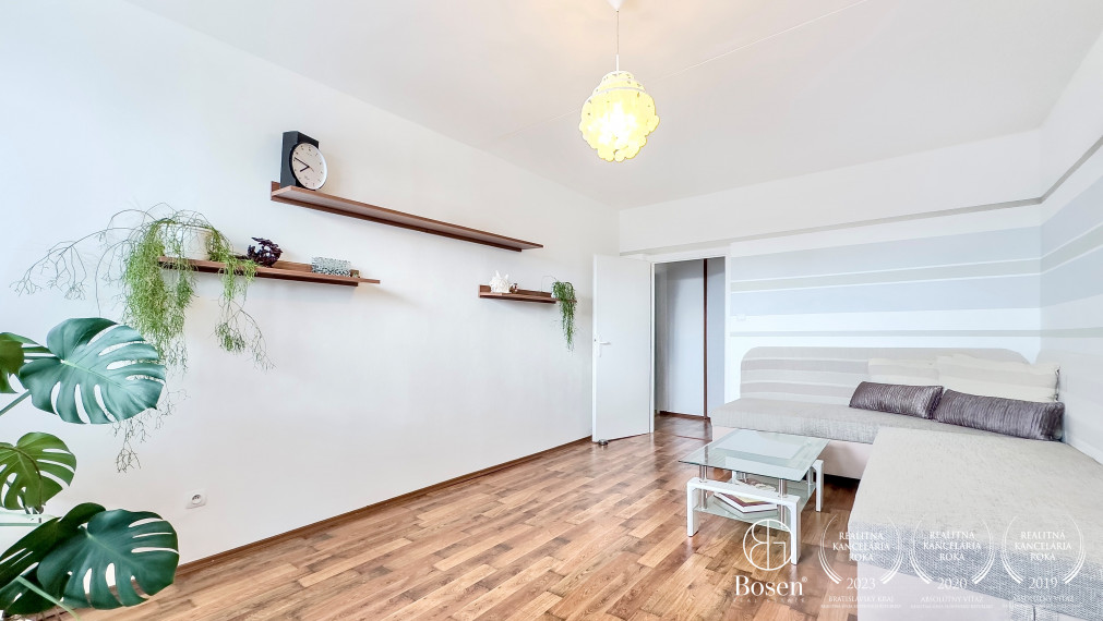 BOSEN | PREDANÉ | Väčší 2-izbový 64 m2 byt Veľký Krtíš