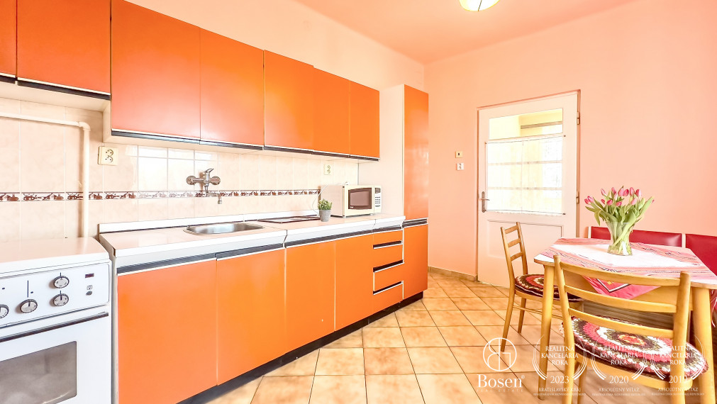 BOSEN | Rodinný dom s možnosťou aj podnikania, Biskupice.