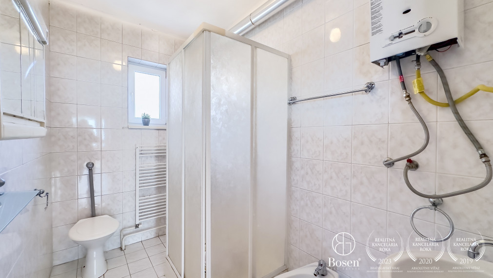 BOSEN | Rodinný dom s možnosťou aj podnikania, Biskupice.