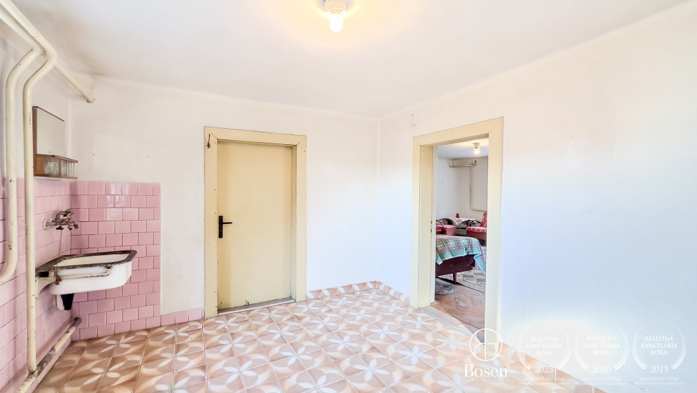 BOSEN | Rodinný dom s možnosťou aj podnikania, Biskupice.