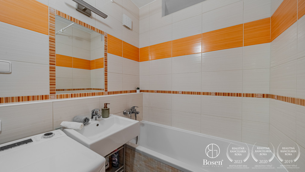 REZERVOVANÉ - BOSEN | Zariadený 3i byt v pokojnej časti BA - Dúbravka, Valachovej