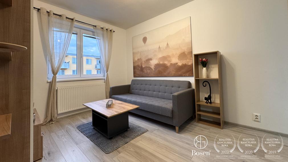 BOSEN | Zariadený 2 izbový byt s balkónom, 44m2, Trenčín - Východná