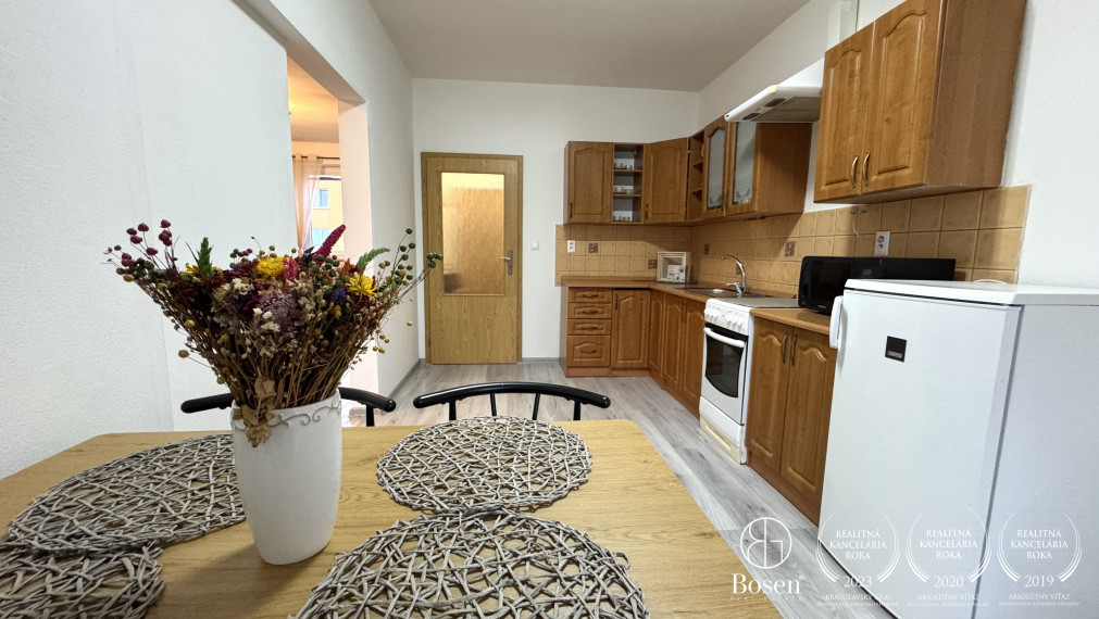 BOSEN | Zariadený 2 izbový byt s balkónom, 44m2, Trenčín - Východná
