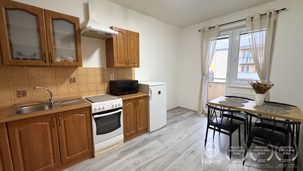 BOSEN | Zariadený 2 izbový byt s balkónom, 44m2, Trenčín - Východná