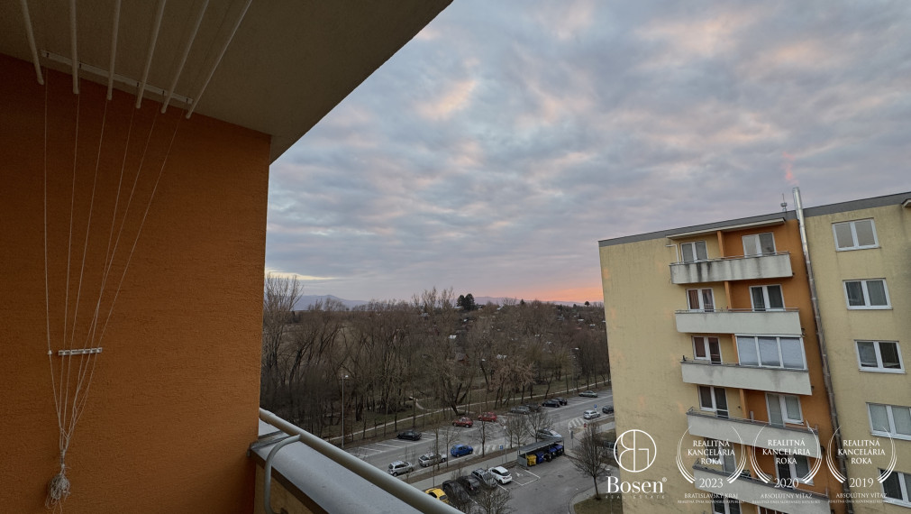 BOSEN | Zariadený 2 izbový byt s balkónom, 44m2, Trenčín - Východná
