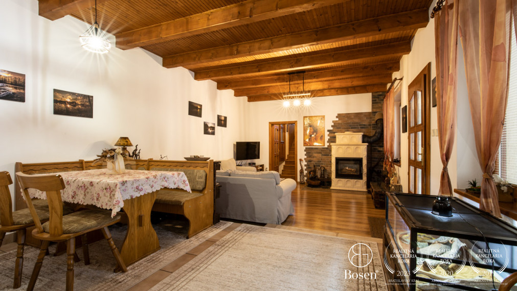 BOSEN | Rodinný dom s predajňou, skladom a zariadeným kozmetickým salónom.