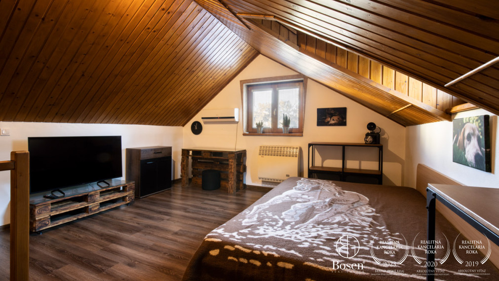 BOSEN | Rodinný dom s predajňou, skladom a zariadeným kozmetickým salónom.