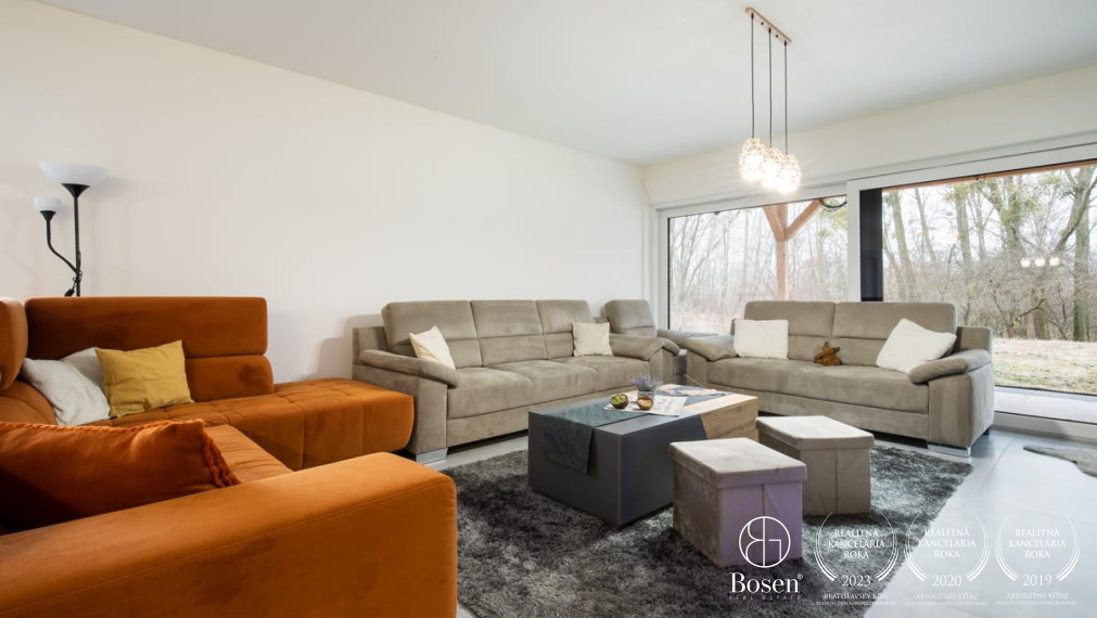 BOSEN | Rodinný dom pre náročných v tichu lesa - Dunajský Klátov