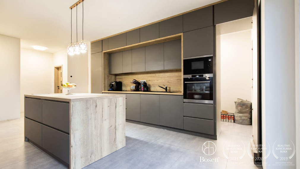 BOSEN | Rodinný dom pre náročných v tichu lesa - Dunajský Klátov