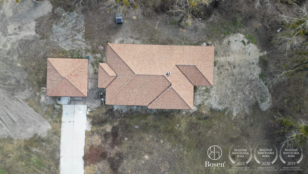 BOSEN | Rodinný dom pre náročných v tichu lesa - Dunajský Klátov