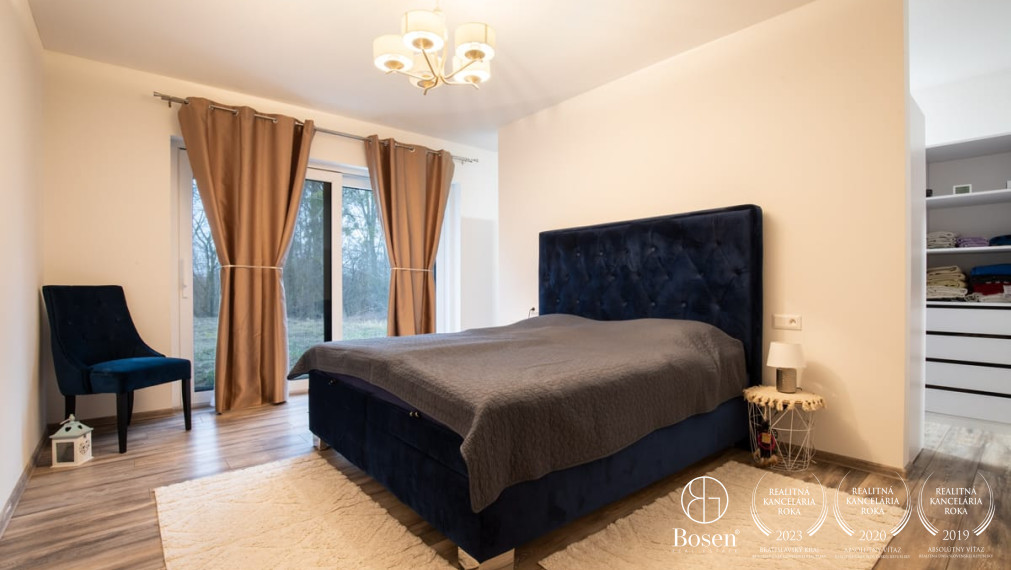 BOSEN | Rodinný dom pre náročných v tichu lesa - Dunajský Klátov