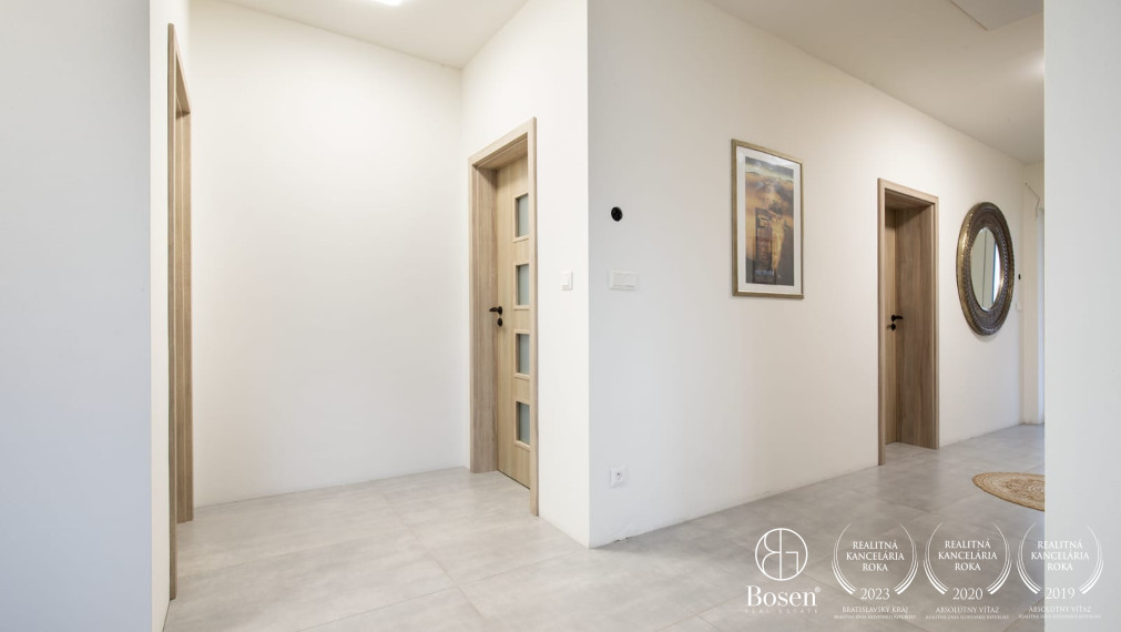 BOSEN | Rodinný dom pre náročných v tichu lesa - Dunajský Klátov