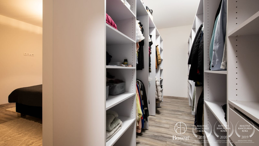 BOSEN | Rodinný dom pre náročných v tichu lesa - Dunajský Klátov