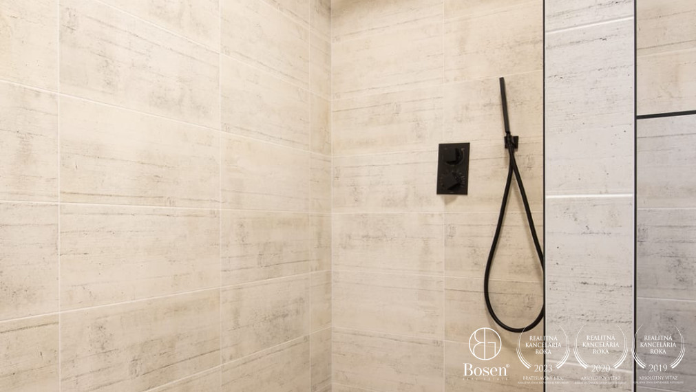 BOSEN | Rodinný dom pre náročných v tichu lesa - Dunajský Klátov