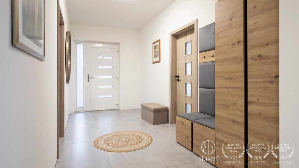 BOSEN | Rodinný dom pre náročných v tichu lesa - Dunajský Klátov