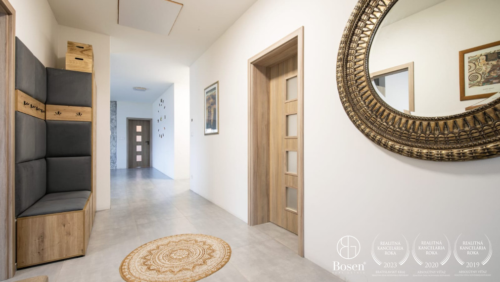 BOSEN | Rodinný dom pre náročných v tichu lesa - Dunajský Klátov