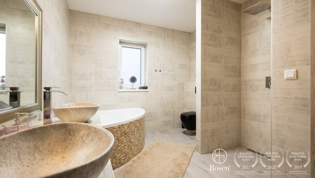 BOSEN | Rodinný dom pre náročných v tichu lesa - Dunajský Klátov