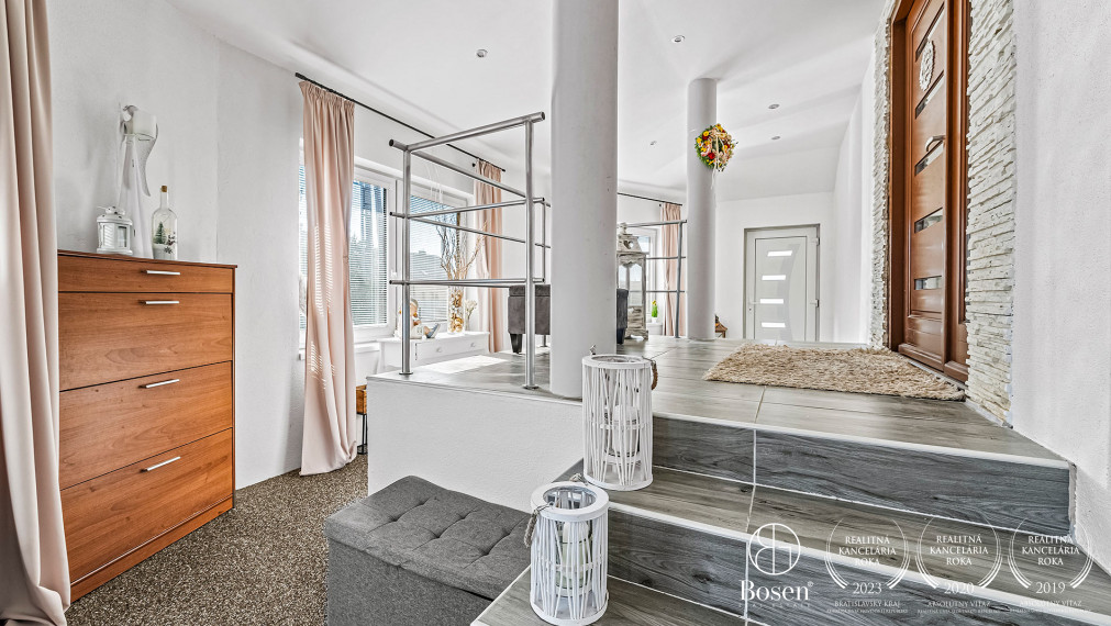 BOSEN | Rodinný dom s dvoma bytovými jednotkami REZERVOVANÉ