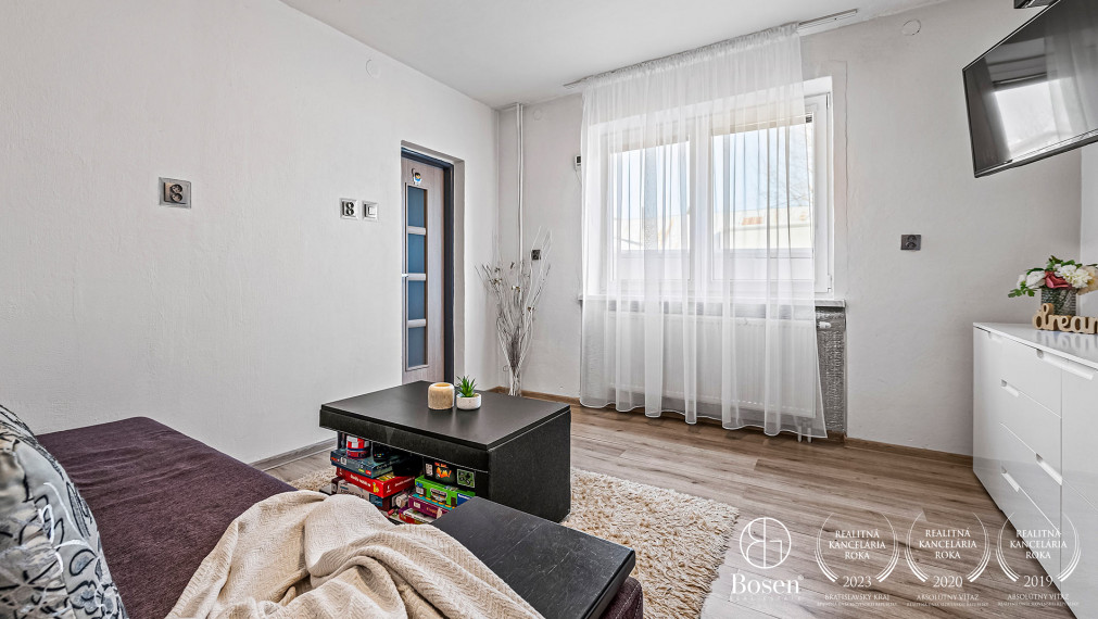 BOSEN | Rodinný dom s dvoma bytovými jednotkami REZERVOVANÉ