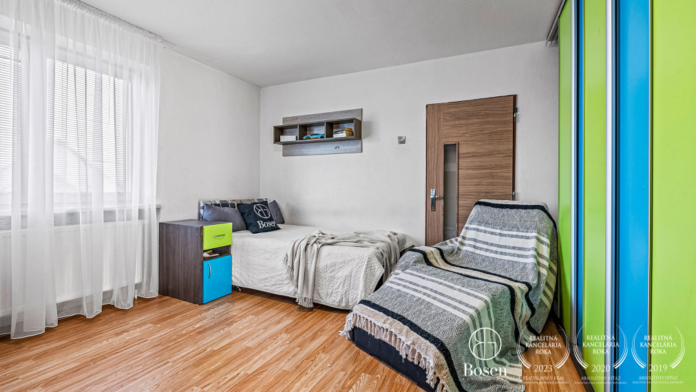 BOSEN | Rodinný dom s dvoma bytovými jednotkami REZERVOVANÉ