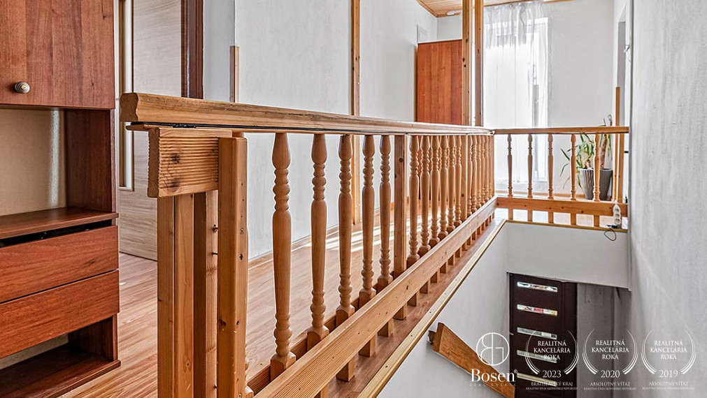 BOSEN | Rodinný dom s dvoma bytovými jednotkami REZERVOVANÉ