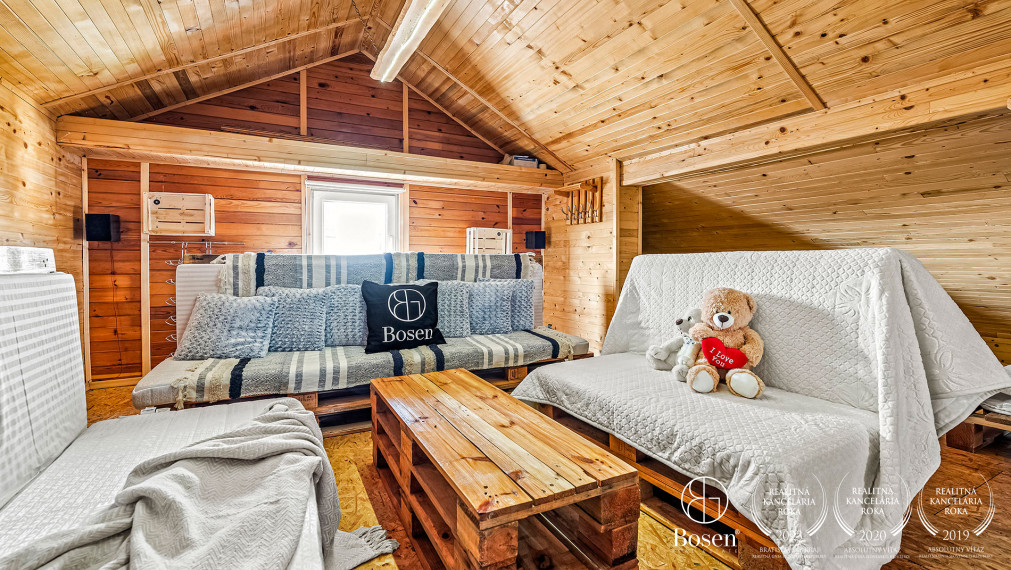 BOSEN | Rodinný dom s dvoma bytovými jednotkami REZERVOVANÉ