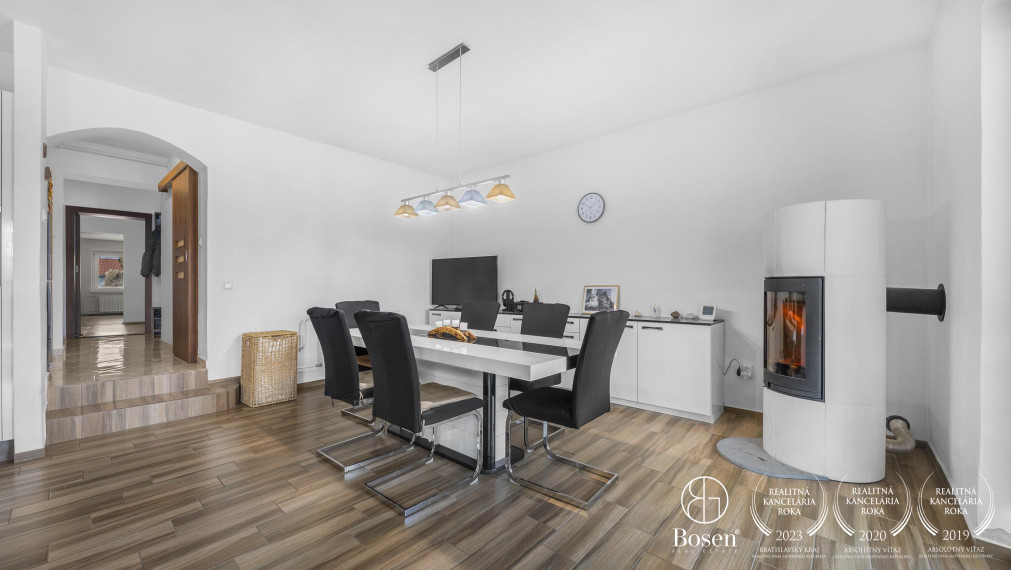 REZERVOVANÉ ! BOSEN | 5 izbový rodinný dom s bazénom a veľkým pozemkom