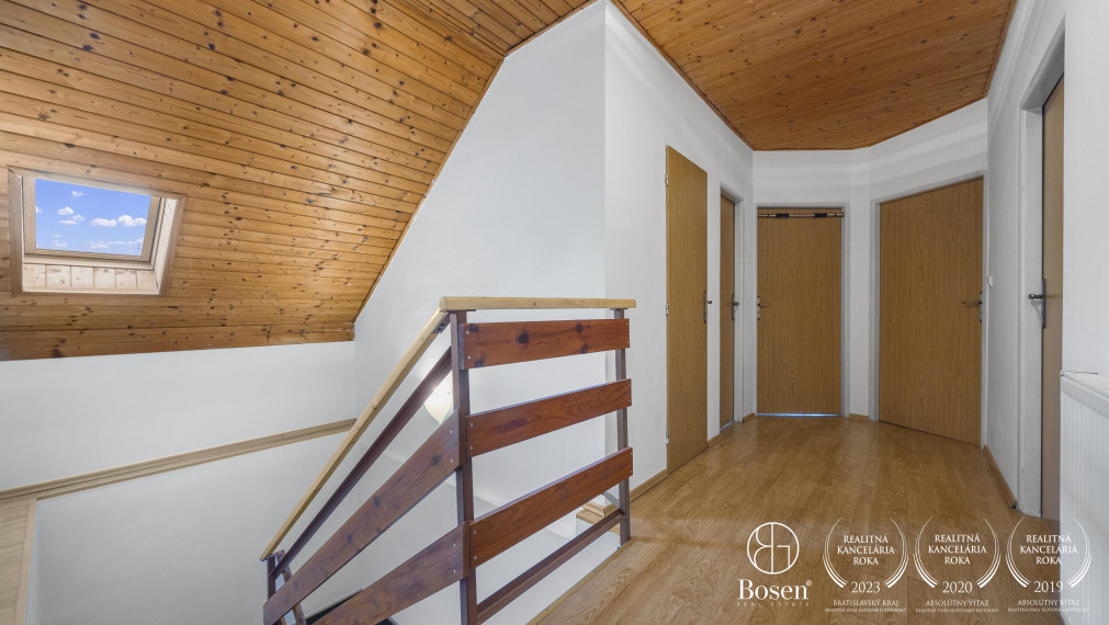 REZERVOVANÉ ! BOSEN | 5 izbový rodinný dom s bazénom a veľkým pozemkom