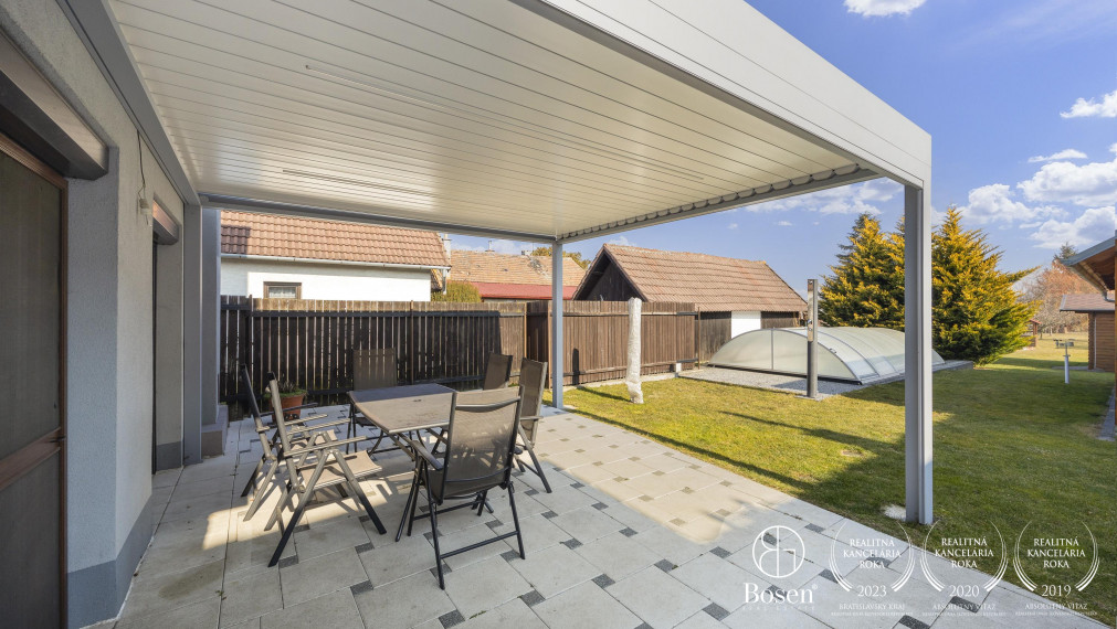 REZERVOVANÉ ! BOSEN | 5 izbový rodinný dom s bazénom a veľkým pozemkom